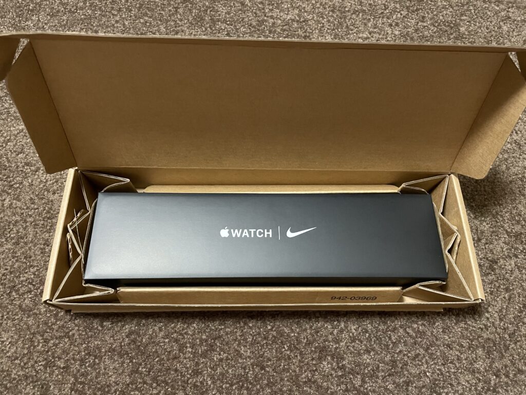 Apple Watch Nike Series 6（GPSモデル） 外箱